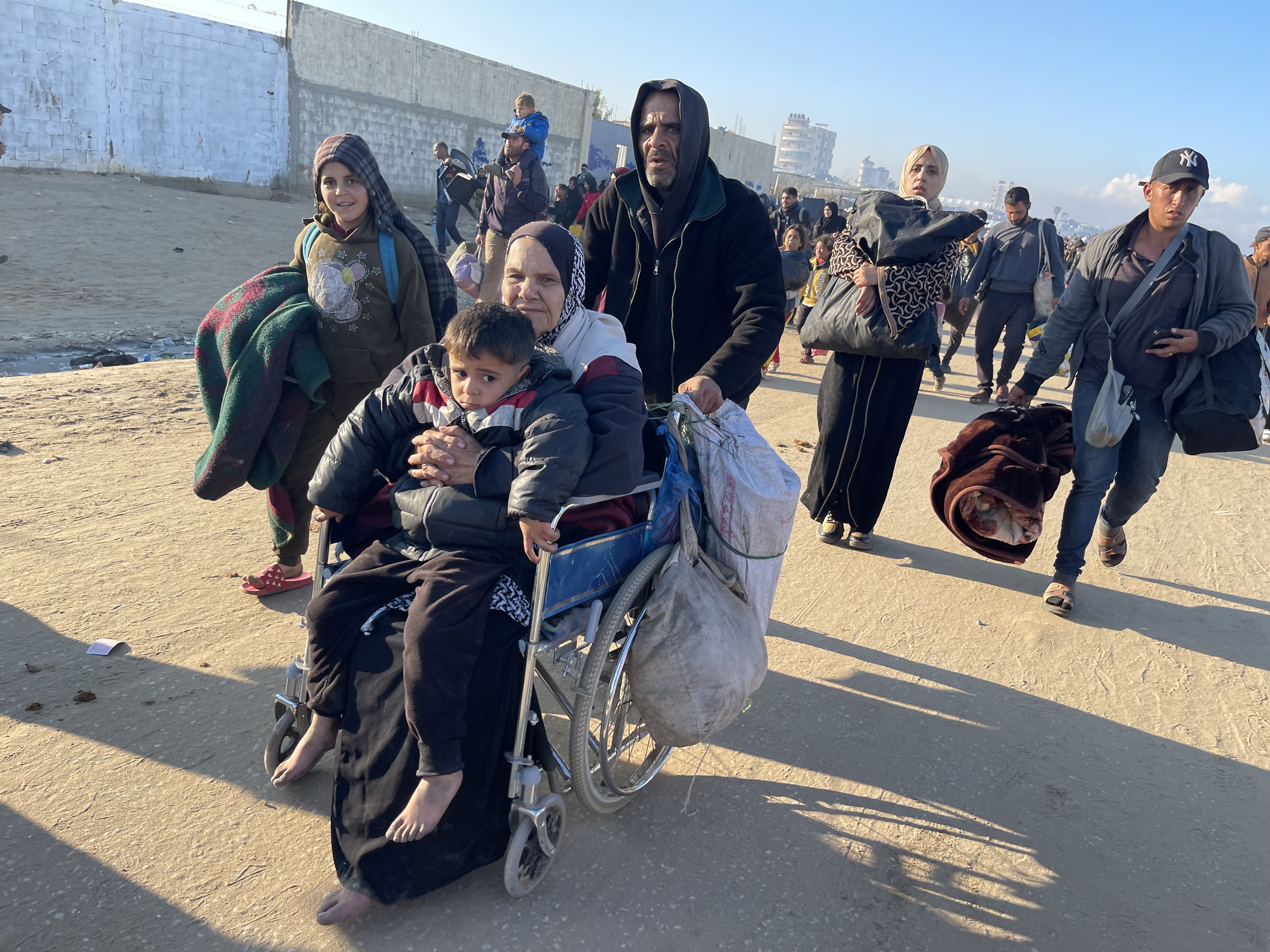 ICRC_JanuaryCeasefire_Walk back to northern Gaza9.JPG